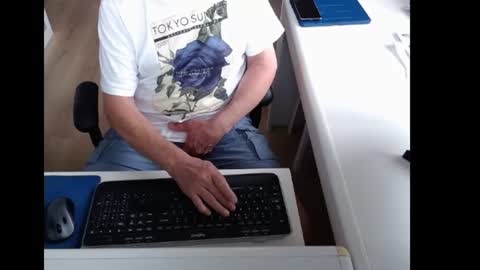 dutchpornking2 online show from June 15, 2026, 5:42 am