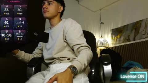 dyla_n18_ online show from January 16, 2026, 8:35 pm