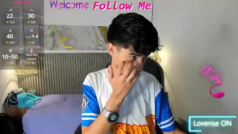 dyla_n18_ online show from June 24, 2026, 7:57 pm