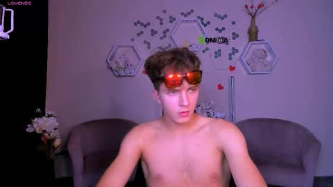 Snapshot of dylan_bold chatting on September 22, 2025, 7:49 pm dylan_bold online show from September 22, 2025, 7:49 pm