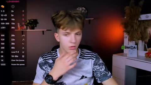 Snapshot of dylan_bold chatting on October 8, 2025, 7:11 pm dylan_bold online show from October 8, 2025, 7:11 pm