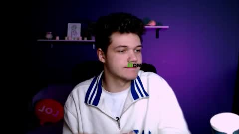 Snapshot of dylan_bold chatting on November 14, 2025, 8:40 pm dylan_bold online show from November 14, 2025, 8:40 pm