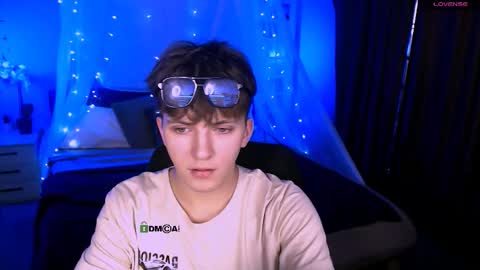 Snapshot of dylan_bold chatting on November 24, 2025, 8:41 pm dylan_bold online show from November 24, 2025, 8:41 pm