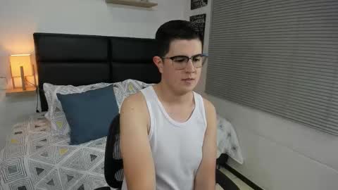  DYLAN SANTIAGO  online show from December 19, 2025, 7:54 pm