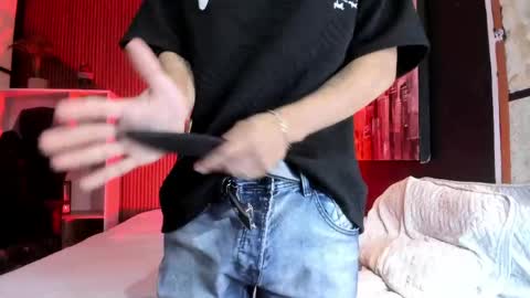 dylanroyce_ online show from April 3, 2026, 12:47 pm