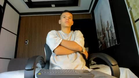 dylanroyce_ online show from April 13, 2026, 12:32 pm