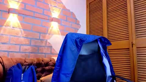 Snapshot of dylanstonne1 chatting on February 12, 2026, 2:39 am D Y L A N online show from February 12, 2026, 2:39 am