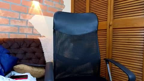 Snapshot of dylanstonne1 chatting on February 15, 2026, 3:14 am D Y L A N online show from February 15, 2026, 3:14 am