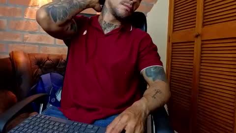 Snapshot of dylanstonne1 chatting on February 16, 2026, 2:07 am D Y L A N online show from February 16, 2026, 2:07 am