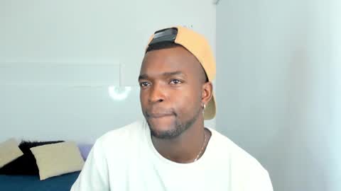 Dylan Taylor online show from January 28, 2025, 2:43 am