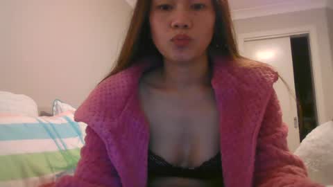 dylene1986 online show from July 5, 2026, 10:44 am
