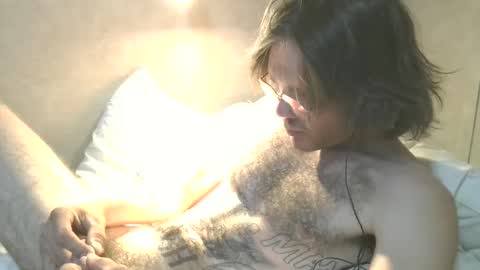 Snapshot of dylp400 chatting on September 16, 2025, 11:44 am dylp400 online show from September 16, 2025, 11:44 am