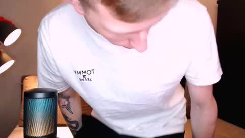 Snapshot of dyrinda chatting on November 3, 2025, 9:16 pm Julia and Dima online show from November 3, 2025, 9:16 pm