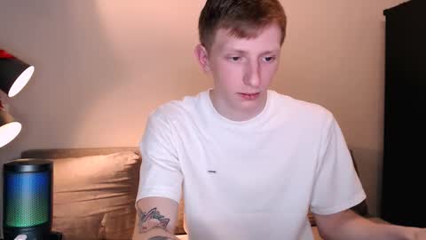 Snapshot of dyrinda chatting on December 1, 2025, 9:20 pm Julia and Dima online show from December 1, 2025, 9:20 pm