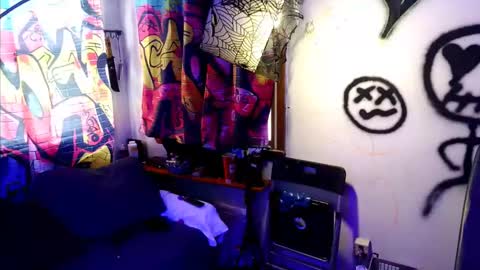 Snapshot of eandj8786 chatting on December 8, 2024, 1:36 pm Kryztal Klear Jaxx online show from December 8, 2024, 1:36 pm