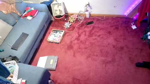 Snapshot of eandj8786 chatting on December 17, 2024, 5:04 pm Kryztal Klear Jaxx online show from December 17, 2024, 5:04 pm