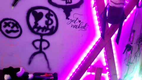 Snapshot of eandj8786 chatting on December 24, 2024, 3:05 pm Kryztal Klear Jaxx online show from December 24, 2024, 3:05 pm