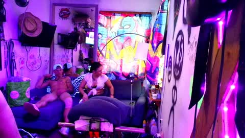 Snapshot of eandj8786 chatting on January 6, 2025, 9:11 pm Kryztal Klear Jaxx online show from January 6, 2025, 9:11 pm