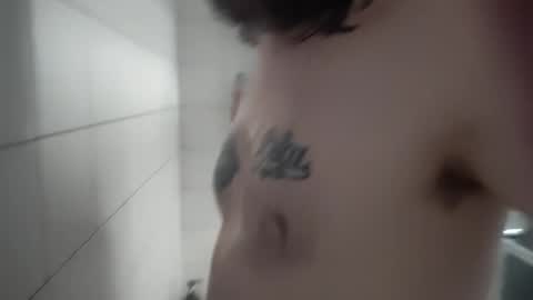 Snapshot of eandj8786 chatting on February 1, 2025, 3:08 am Kryztal Klear Jaxx online show from February 1, 2025, 3:08 am