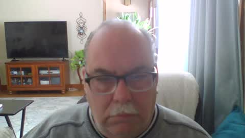 earl52 online show from February 17, 2025, 3:31 pm