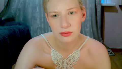 Snapshot of earn_my_lily chatting on July 4, 2026, 7:25 am Lily online show from July 4, 2026, 7:25 am