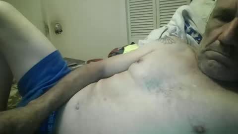 Snapshot of easye4015 chatting on April 14, 2026, 11:27 am Easye online show from April 14, 2026, 11:27 am