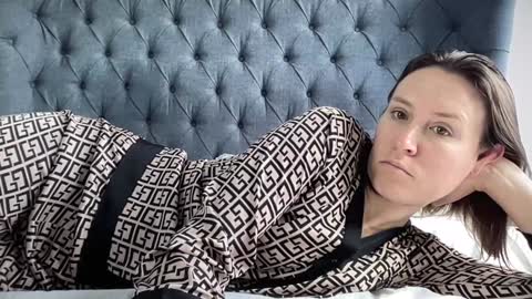 Snapshot of eatmypie69 chatting on November 10, 2025, 11:53 am Nadia Ferreira online show from November 10, 2025, 11:53 am