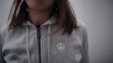 Nadia Ferreira  online show from February 11, 2026, 12:54 pm