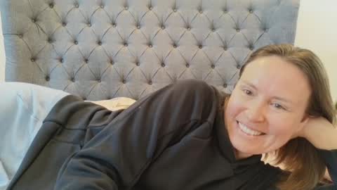 Nadia Ferreira  online show from April 7, 2026, 9:10 am