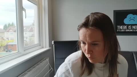Nadia Ferreira  online show from May 15, 2026, 9:38 am