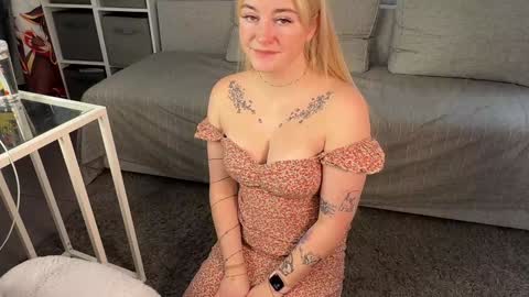 Custom content and video calls are available as well  online show from October 21, 2025, 6:36 am