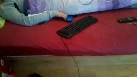 shy yoong cross online show from December 24, 2024, 8:55 am