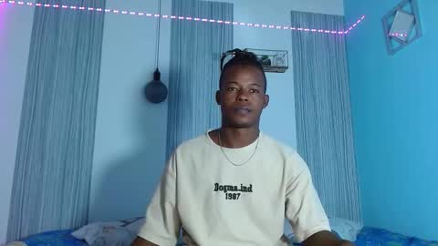 Chris Palaz  online show from November 17, 2025, 7:19 pm