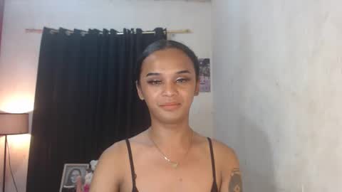 Snapshot of ebony_enchantress chatting on February 17, 2025, 4:15 pm BEA DONT FORGET TO FOLLOW ME online show from February 17, 2025, 4:15 pm