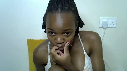 Snapshot of ebony_j chatting on May 9, 2026, 7:57 am ebony_j online show from May 9, 2026, 7:57 am
