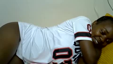 Snapshot of ebony_j chatting on May 27, 2026, 8:06 pm ebony_j online show from May 27, 2026, 8:06 pm