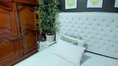 ebony_katterin online show from October 18, 2025, 11:00 am