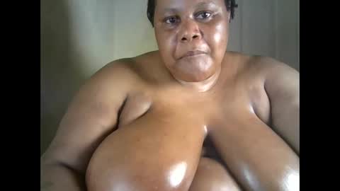 ebony_magixs online show from October 13, 2025, 8:20 pm