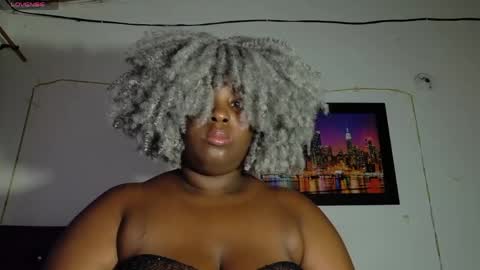 Snapshot of ebony_neighbormoans chatting on May 13, 2026, 3:26 am LINA online show from May 13, 2026, 3:26 am