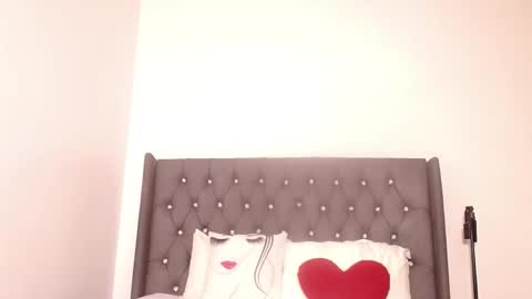 ebony_pearl69 online show from September 19, 2025, 1:56 pm