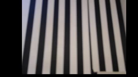 Ella online show from October 7, 2025, 2:14 pm