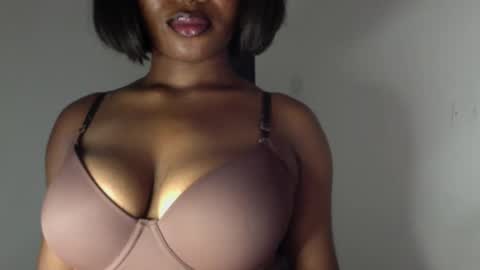 delilah online show from April 25, 2026, 6:49 pm