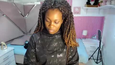 ebony_rizon online show from June 9, 2026, 1:01 pm