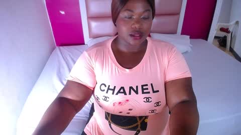Snapshot of ebony_sugar_mommy chatting on December 3, 2024, 3:20 am MILENA online show from December 3, 2024, 3:20 am