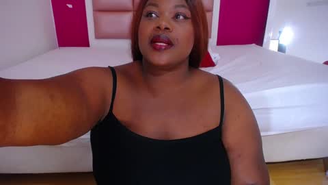 Snapshot of ebony_sugar_mommy chatting on January 15, 2025, 12:51 am MILENA online show from January 15, 2025, 12:51 am