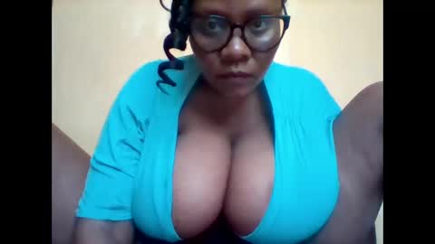 Snapshot of ebonybussy chatting on May 11, 2026, 11:38 am MAMITO online show from May 11, 2026, 11:38 am