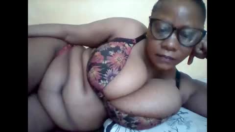 Snapshot of ebonybussy chatting on May 29, 2026, 9:07 am MAMITO online show from May 29, 2026, 9:07 am
