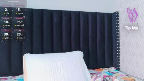 ebonycoworker online show from April 6, 2026, 7:37 pm