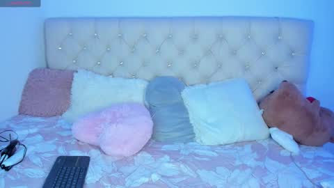 Queen Ebony online show from March 5, 2025, 4:34 am