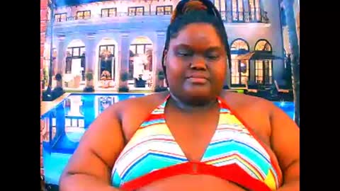 Snapshot of ebonyhotbuns4u2luv chatting on April 17, 2026, 9:45 am ebonyhotbuns4u2luv online show from April 17, 2026, 9:45 am